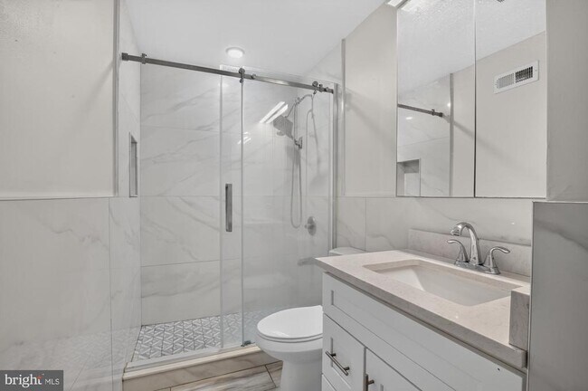 Building Photo - 519 N 11th St