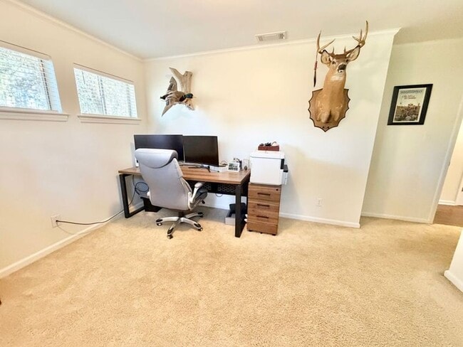 Building Photo - 490 Strathy Hall Dr