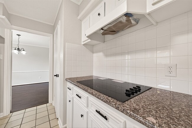 Building Photo - 6207 Claridge Dr