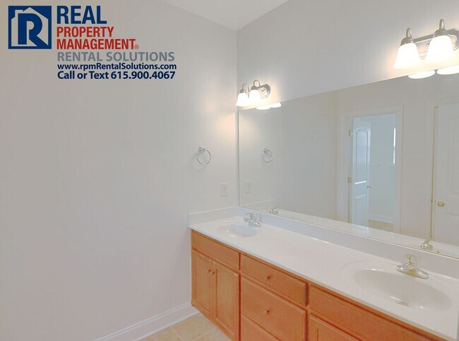 Building Photo - Large 2bd 2.5ba townhome in Murfreesboro! ...