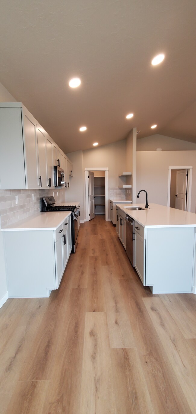 Building Photo - 10109 W Novato Dr