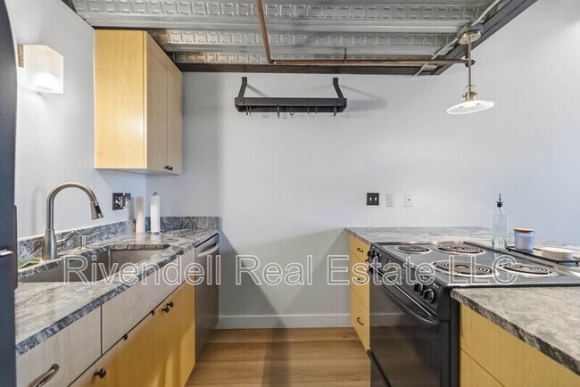 Building Photo - 1111 Osage St