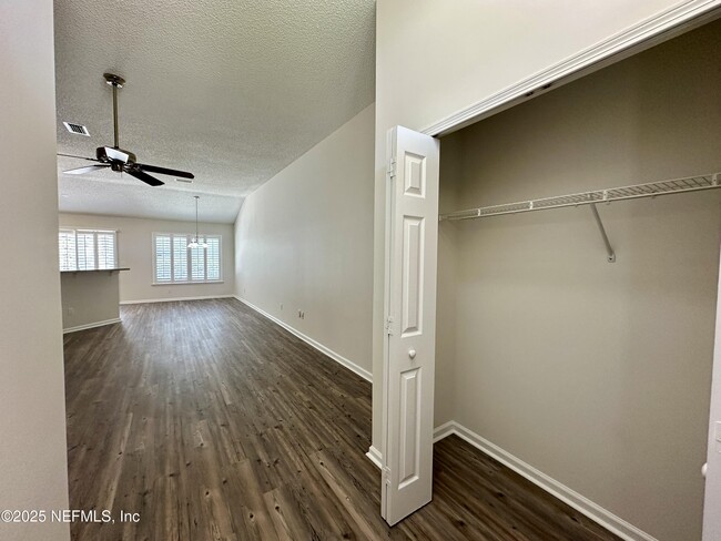Building Photo - 412 La Reserve Cir