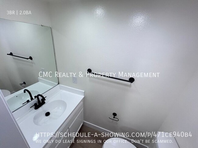 Building Photo - 1580 Park Ave