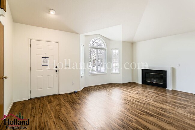 Building Photo - Wonderful 3 Bedroom Hillsboro Home!