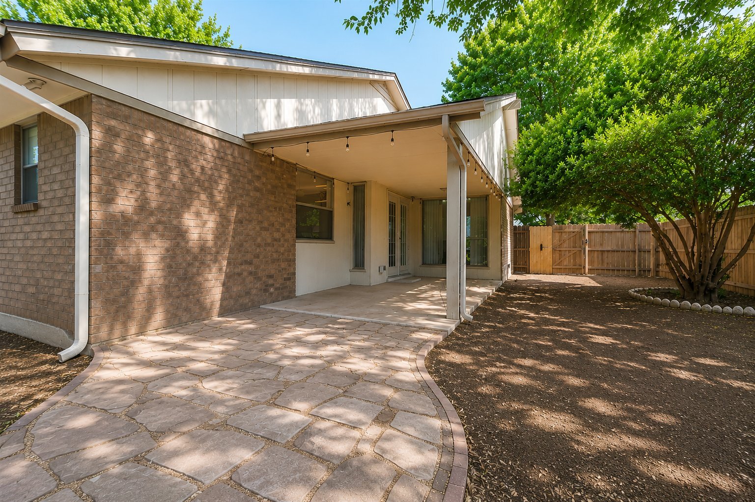 Building Photo - 3210 Rambling Oaks Dr