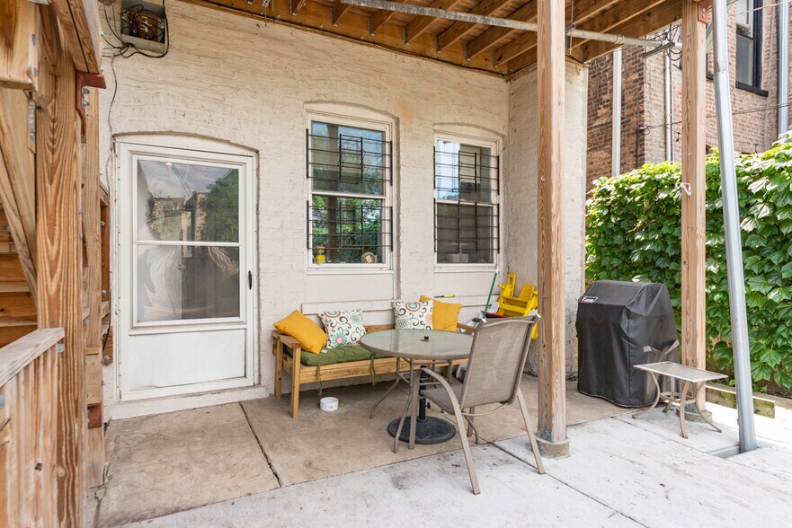 Building Photo - 1350 N Wolcott Ave
