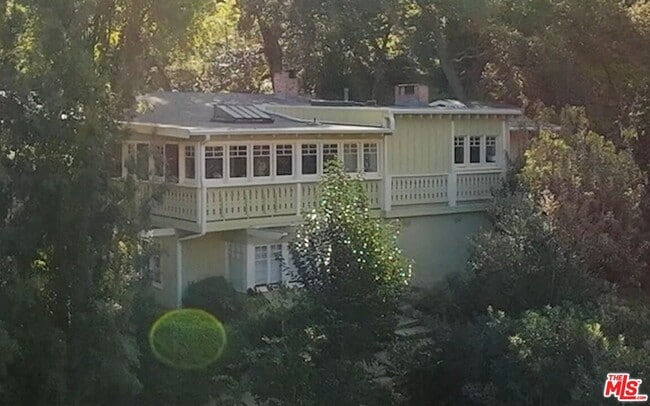 Building Photo - 2049 Oakstone Way