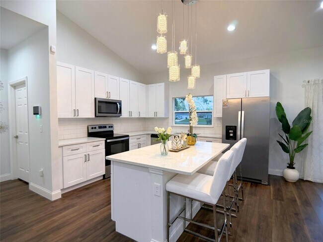 Building Photo - 2324 SW 168th Loop