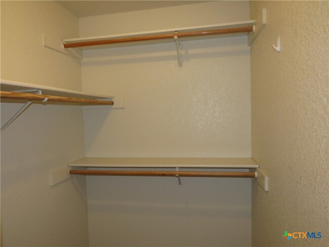 Building Photo - 2706 David Dr