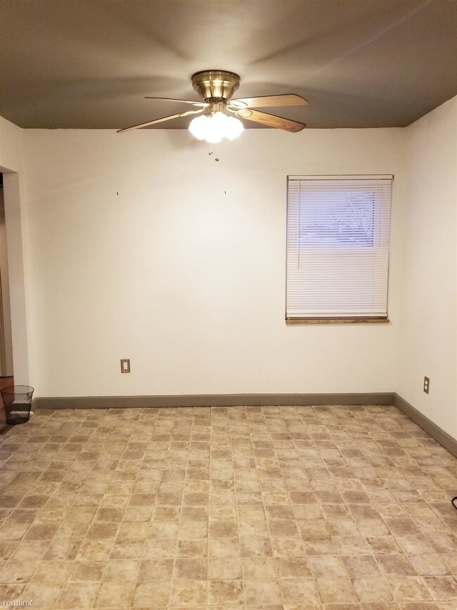 Building Photo - 22755 Courtland Ave