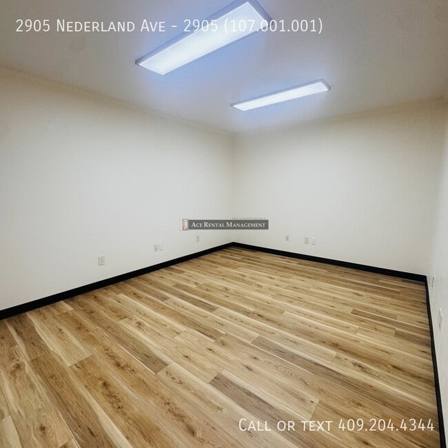 Building Photo - 2905 Nederland Ave