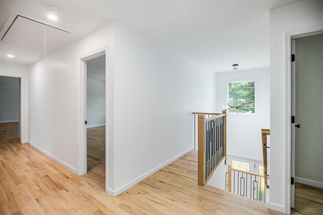 Building Photo - 250 Blauvelt Rd