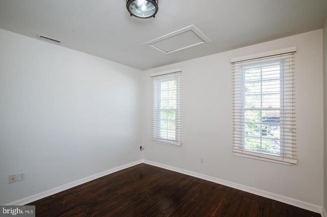 Building Photo - 618 S Newkirk St