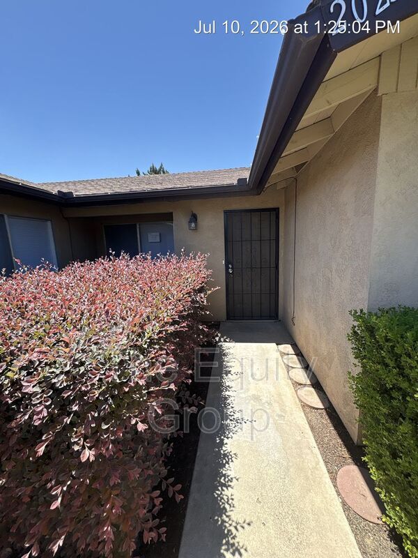 Building Photo - 2023 S Tracy Ct