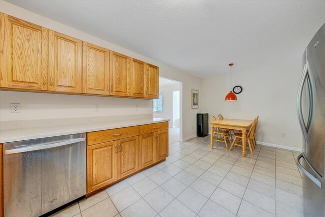 Building Photo - 504 Cedar Orchard Dr W