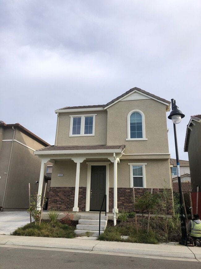 Building Photo - NICE 2 STORY HOME IN WHITNEY RANCH WITH SOLAR!!