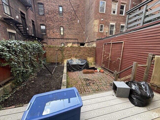 Building Photo - 43 Grove St