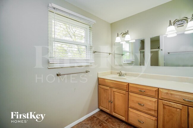 Building Photo - 12111 Peppermill Ln