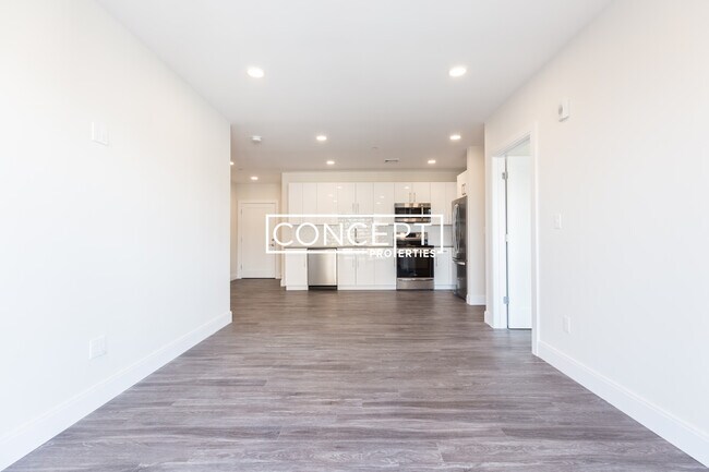 Building Photo - 1069 Tremont St