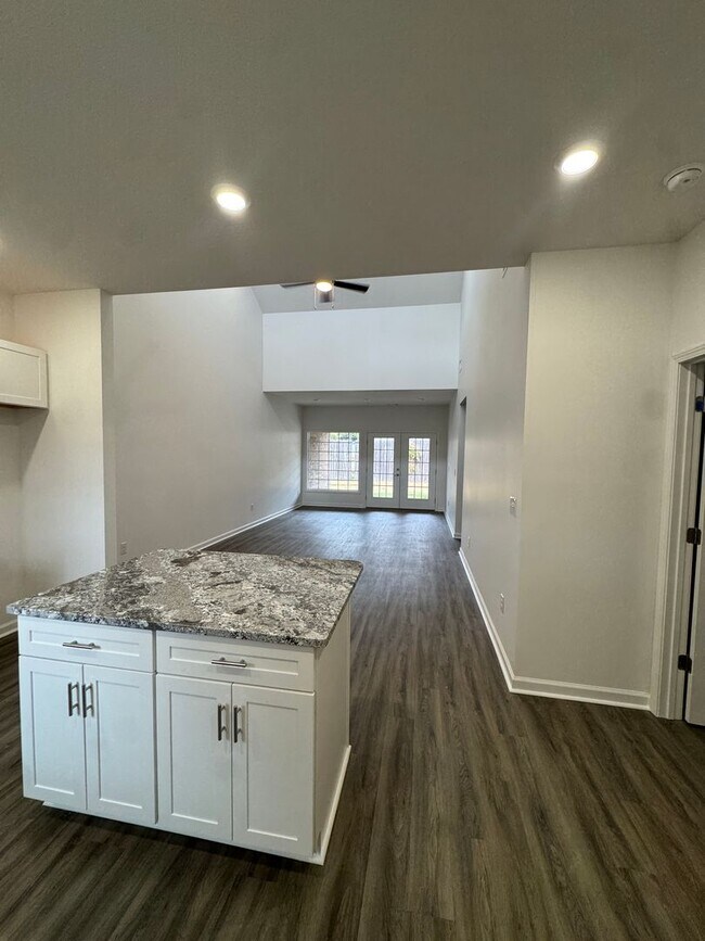 Building Photo - 3017 Olivia Ct