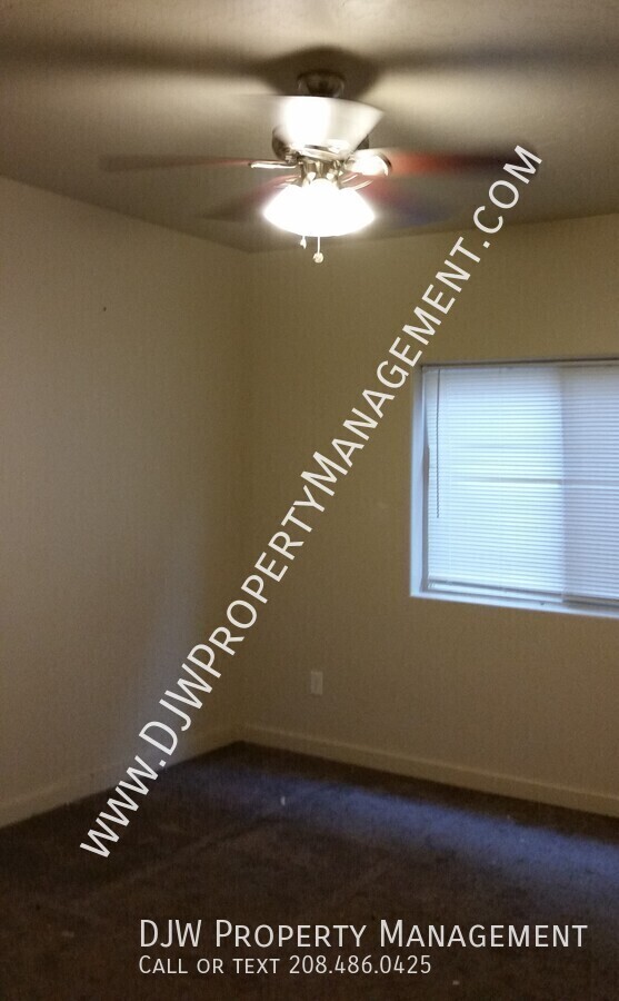 Building Photo - 2996 N LeBlanc Way