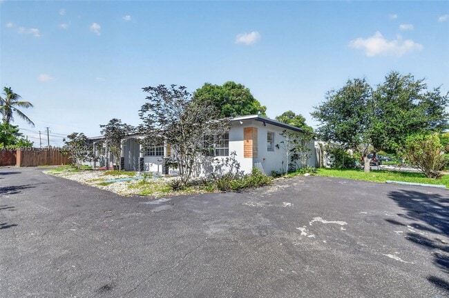 Building Photo - 824 Bayberry Dr