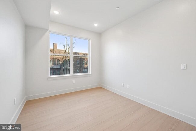 Building Photo - 5521 Wayne Ave