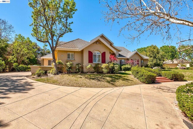 Building Photo - 2779 E Ruby Hill Dr