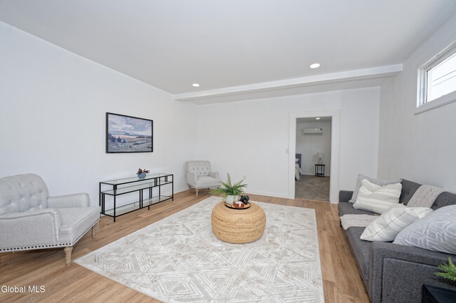 Building Photo - 714 NY-29