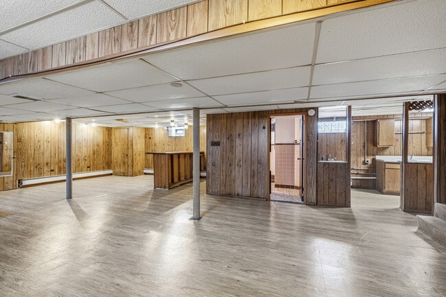 Building Photo - 8736 N Ozark Ave