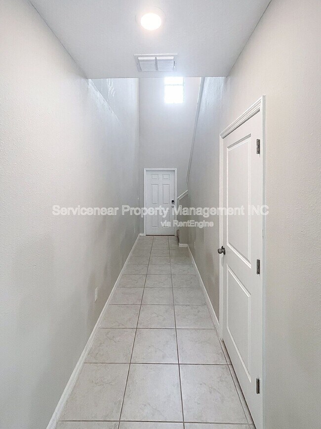 Building Photo - 3810 Romano Busciglio St