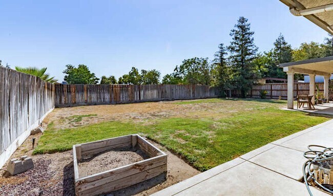 Building Photo - 213 Caesar Ave