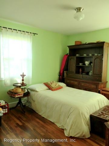 Building Photo - 2 br, 1 bath House - 7407 NE Hassalo Street