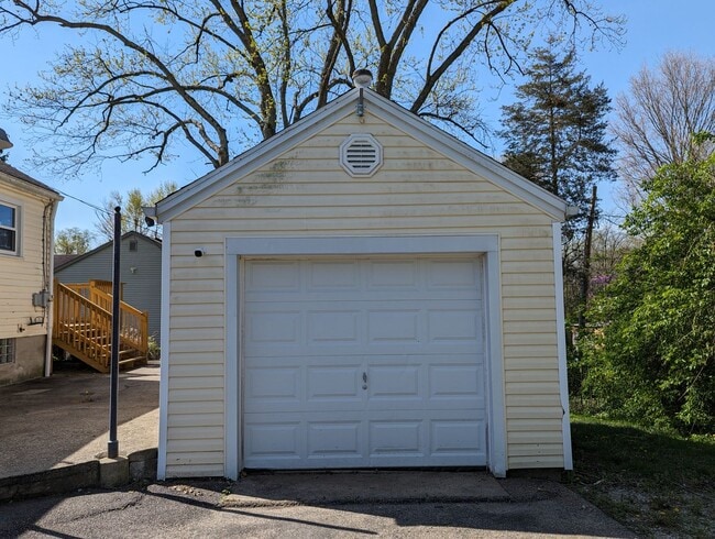 Building Photo - AVAILABLE NOW! - 2 Bedroom / 1 Bath Home in Great Beavercreek Neighborhood!