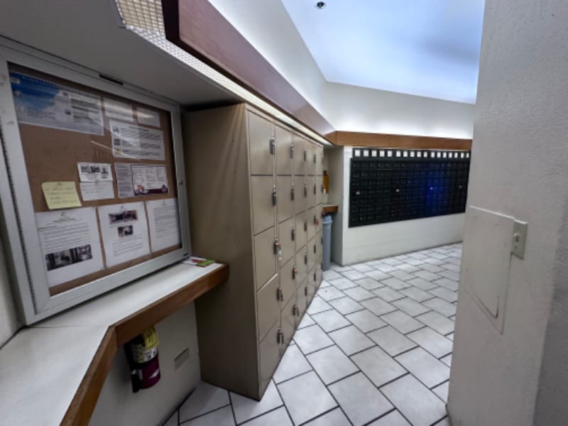 Building Photo - 5333 Likini St