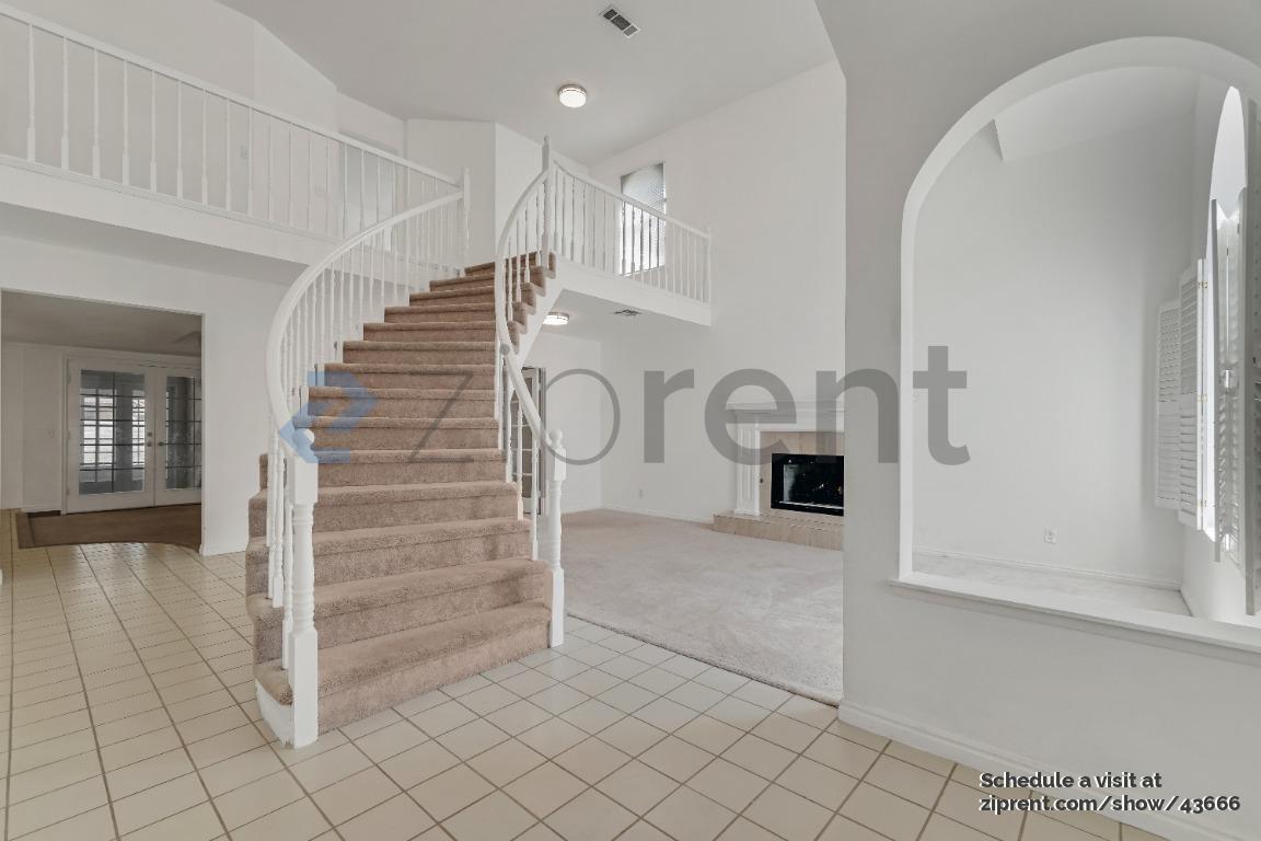 Building Photo - 3052 Carlotta Cir
