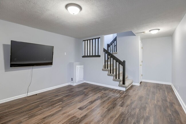 Building Photo - Light-Filled 4-Bedroom in Millard!!
