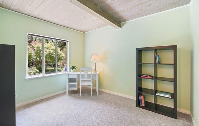 Building Photo - OPEN HOUSE 5/1   12-2pm. .Modern & Comfort...