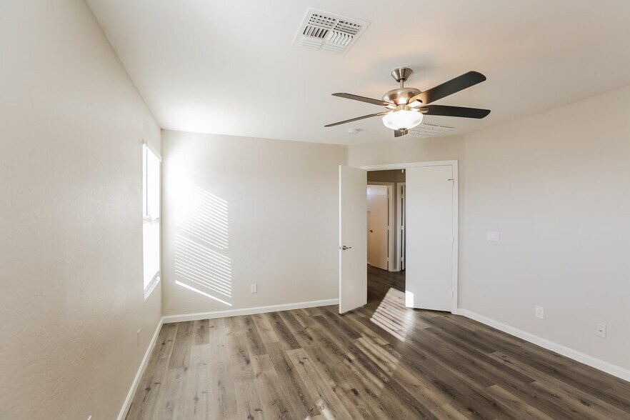 Building Photo - 11767 W Banff Ln