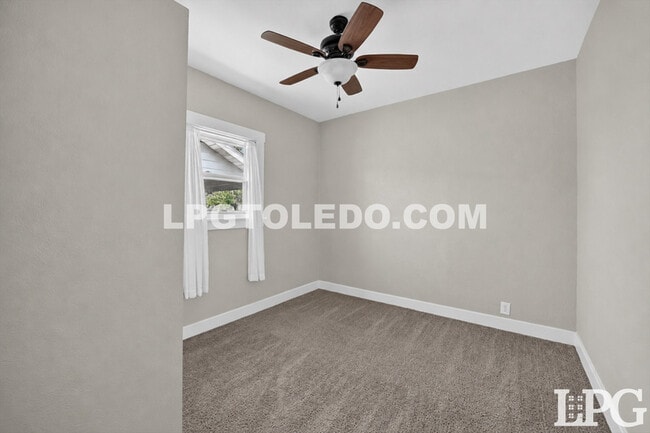 Building Photo - 544 Woodsdale Ave