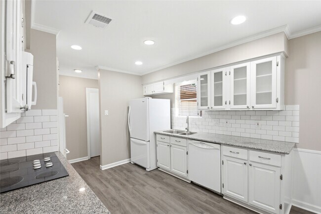 Building Photo - 6215 Autumn Arbor Dr