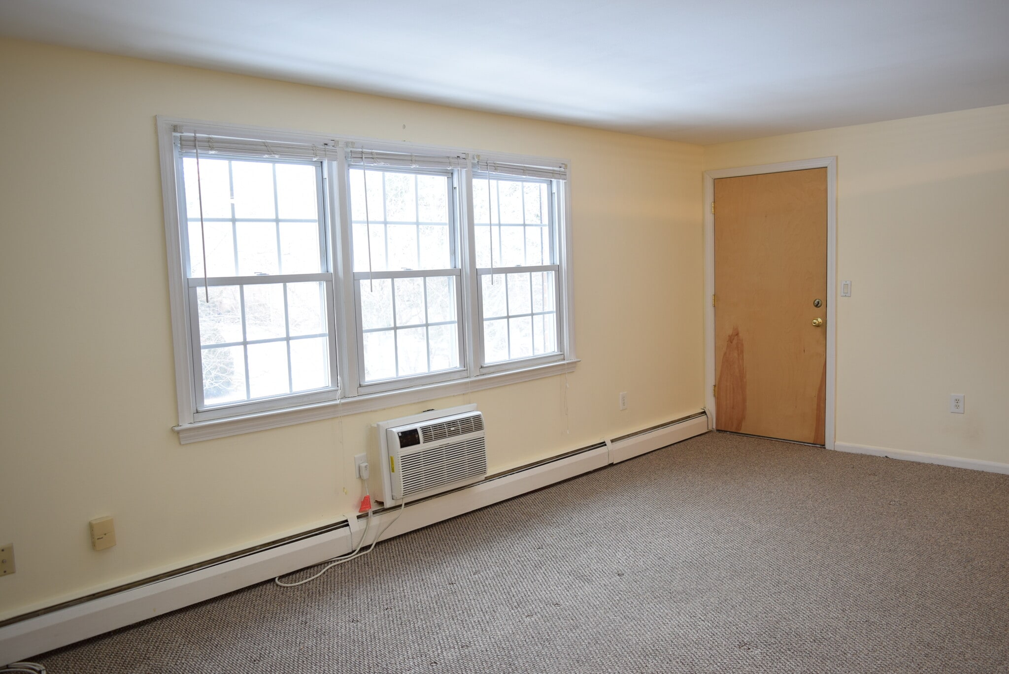 Living Room - 49 Grandview Dr