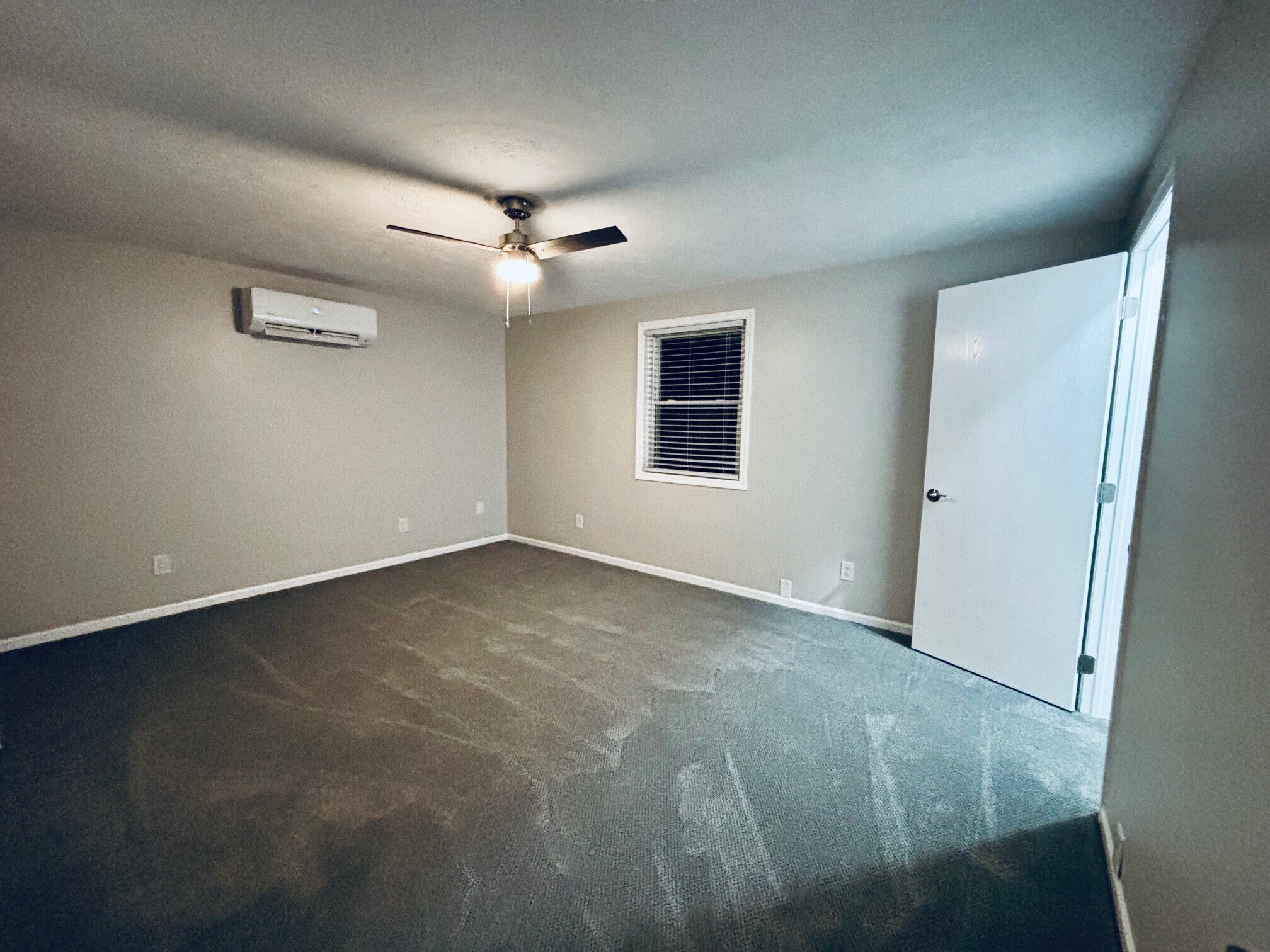 Building Photo - 981 Yale Ave