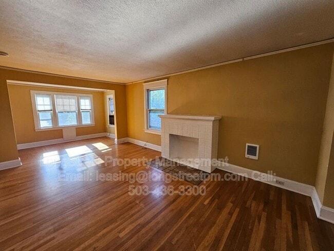 Building Photo - 1402 SE 30th Ave