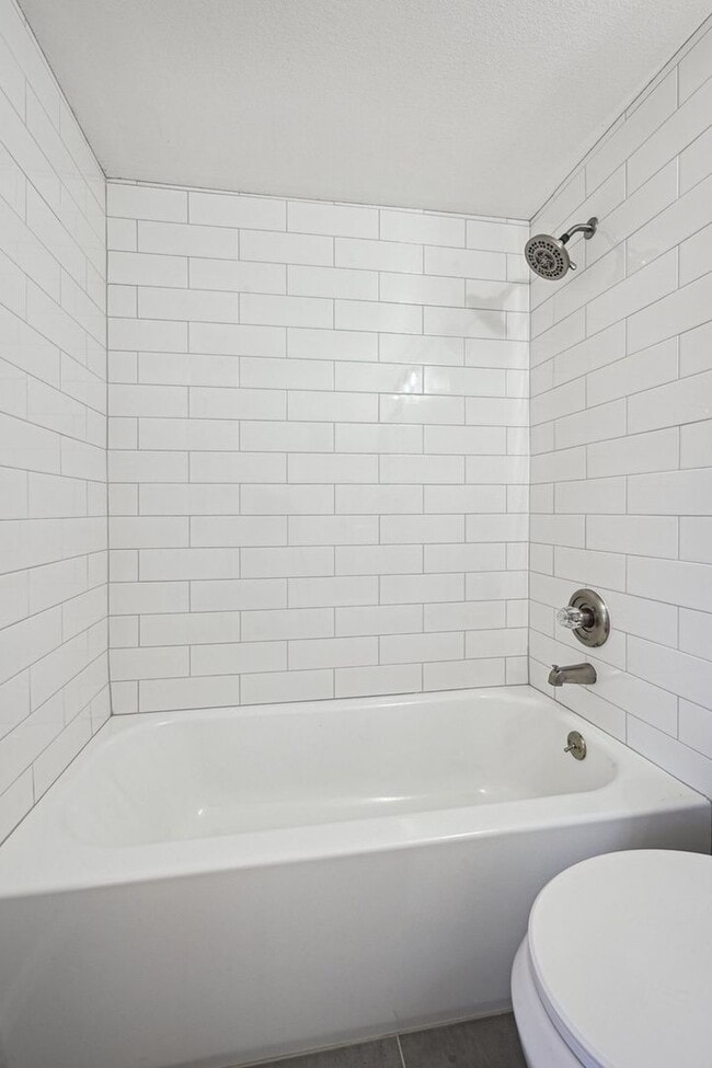 Building Photo - Charming 1BR Condo in Denver