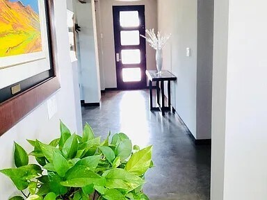 Building Photo - 13117 N La Cañada Dr