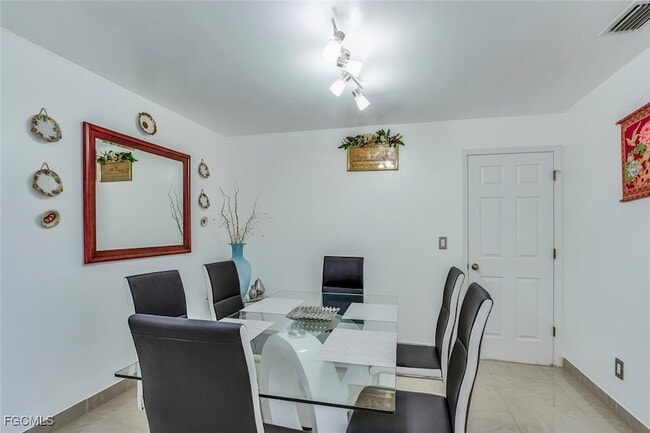 Building Photo - 1228 NW 14th Pl