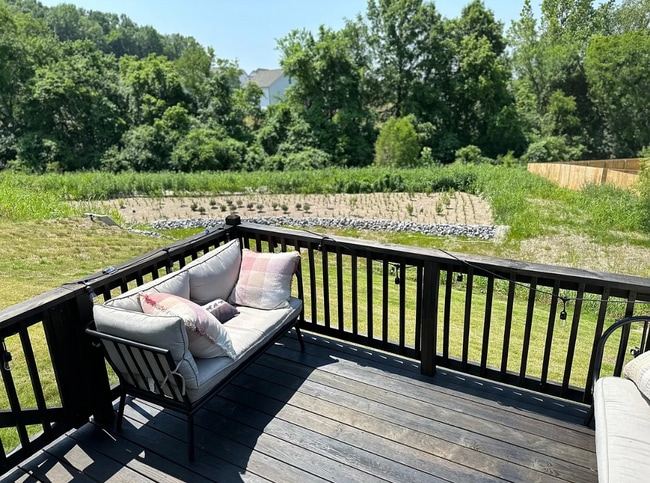 Building Photo - 930 Millstream Dr