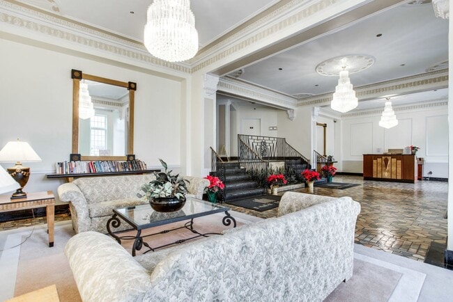 Building Photo - Spacious Studio Across from Meridian Hill Park!